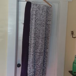 throw blanket two tone rose pattern